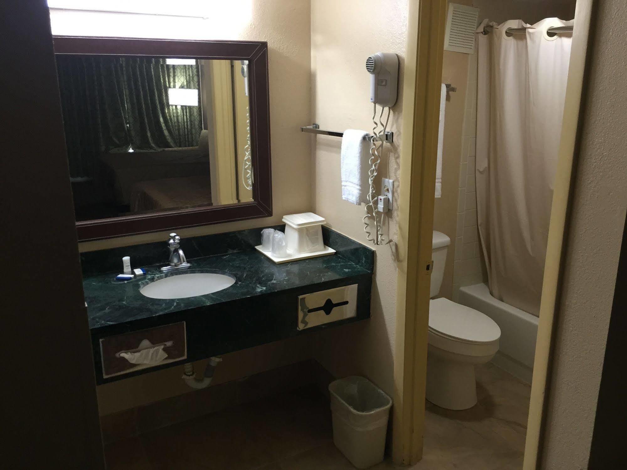 Rodeway Inn Bushnell Εξωτερικό φωτογραφία